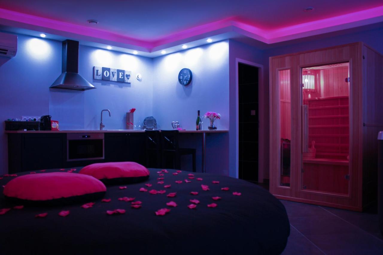 Nuit Vip Spa Sauna Privatif Le Rove Экстерьер фото